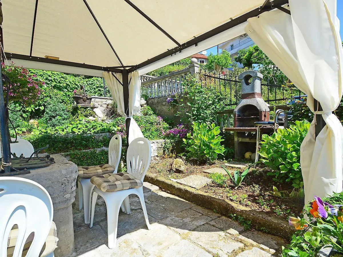 Apartment Andrea By Interhome
