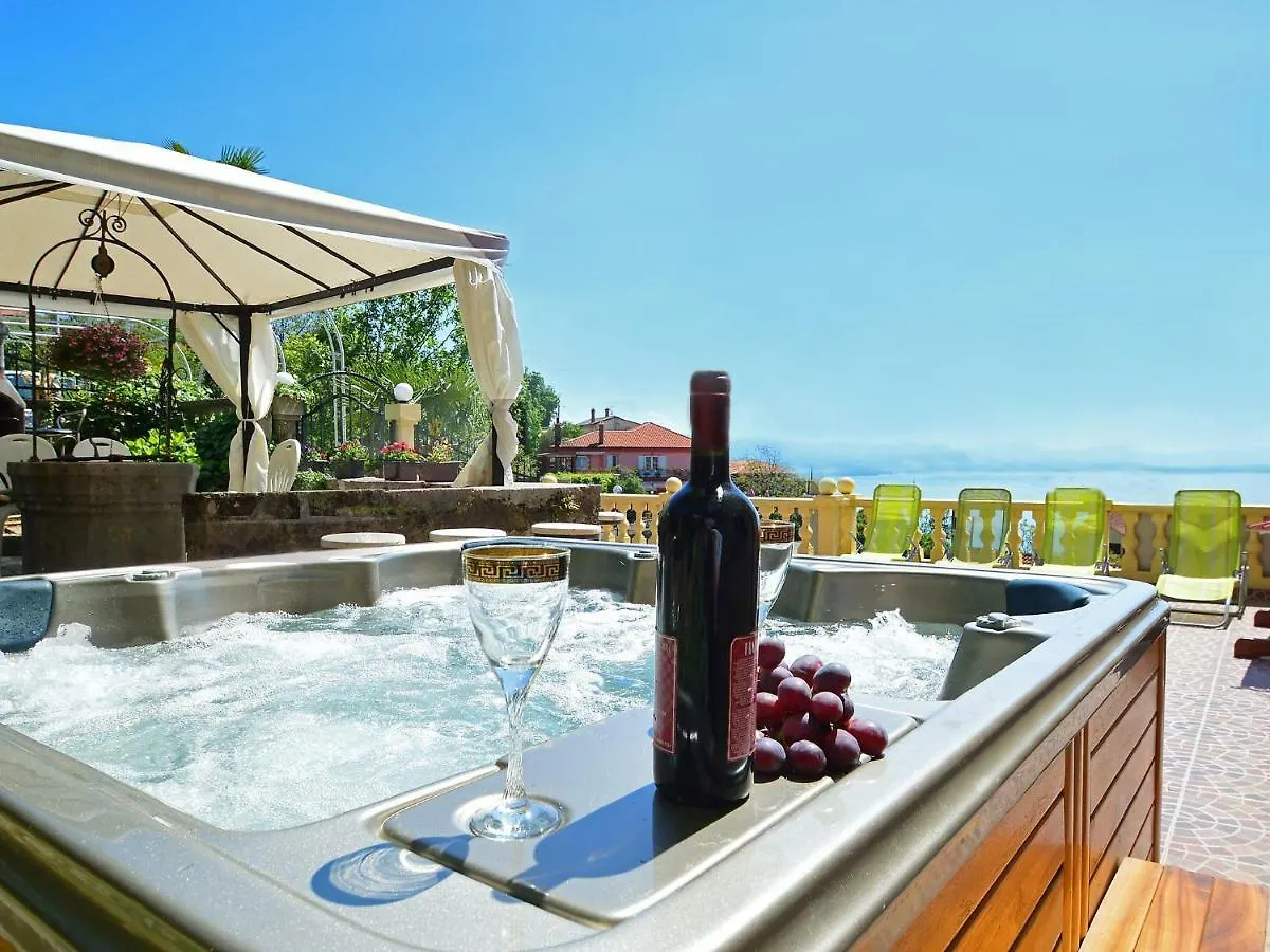 Apartment Andrea By Interhome location